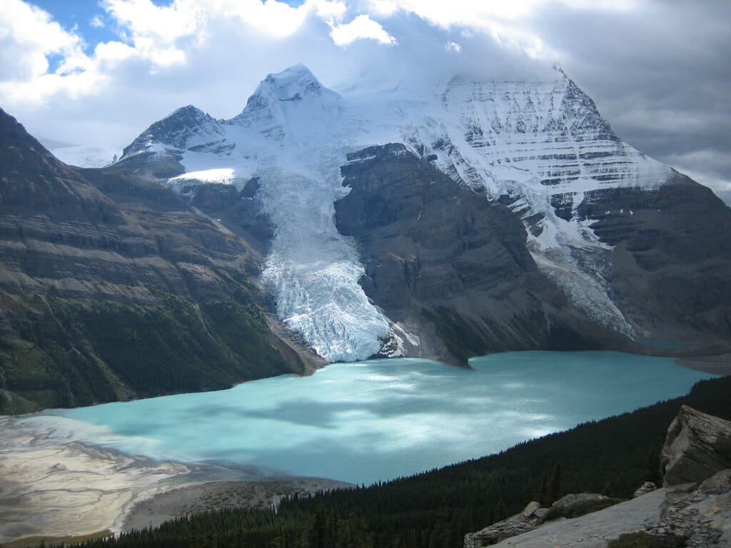 Berg and Mist glaciers calving into Berg Lake